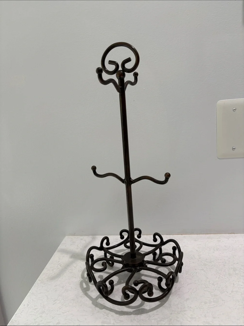 Princess House brown metal mug stand